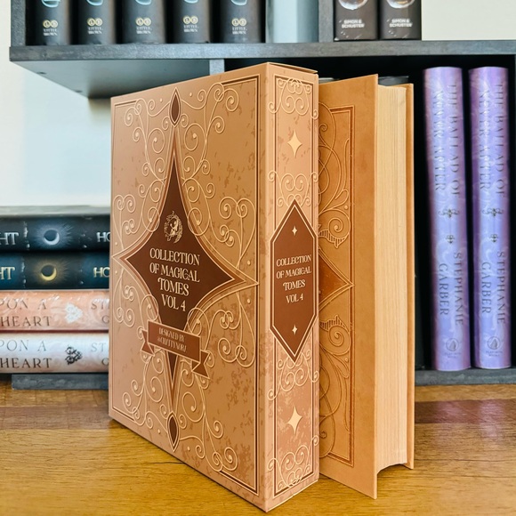Fairyloot Exclusive Secret Book - Collection of Megical Tomes Vol. 4 - Picture 1 of 11
